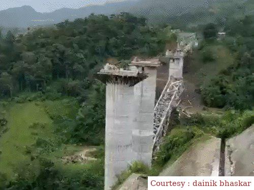 17 people died due to falling under construction railway bridge in Mizoram, many laborers trapped on the bridge.