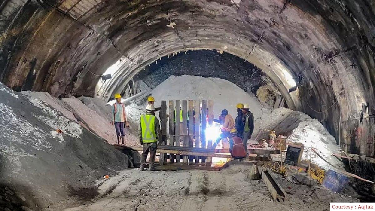 उत्तरकाशी टनल हादसे में अभी तक 40 मजदूर फंसे हुए हैं, बचाव अभियान जारी।