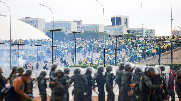 Brazilian ex president attacks Supreme Court, Congress
