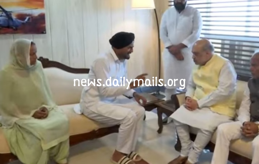 Union Home Minister Amit Shah meets Sidhu Musewalas family