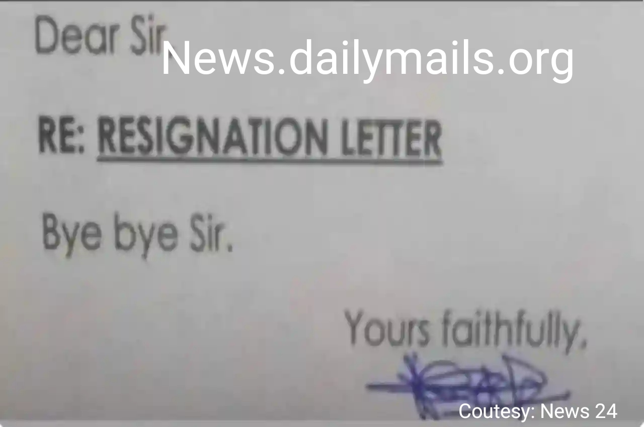 Employee resigned in 3 words to leave the job, picture of resignation on social media,