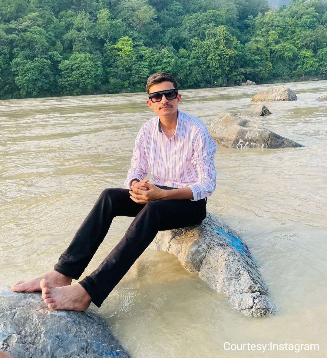 1.5 लाख में शुरू किया था चिकनकारी का बिजनेस, आज 1.5 करोड़ रुपये है टर्नओवर।