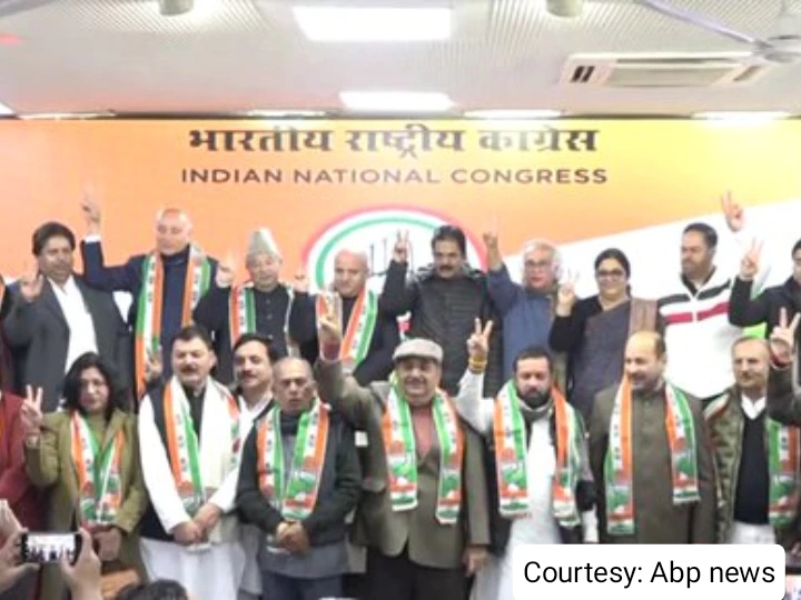 जम्मू-कश्मीर के 17 नेता वापस कांग्रेस पार्टी में लौटे।