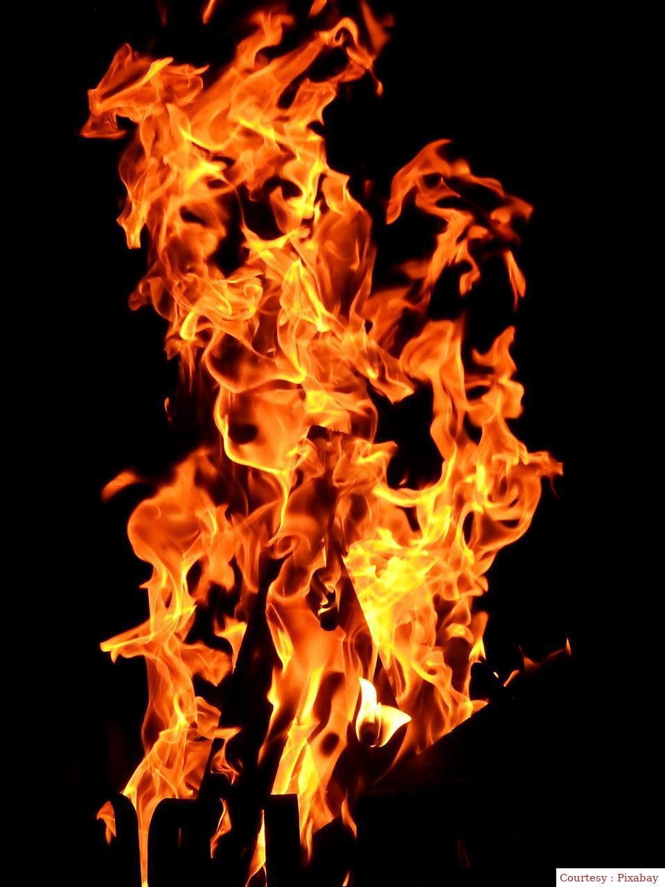 A fierce fire in Patnas warehouse.