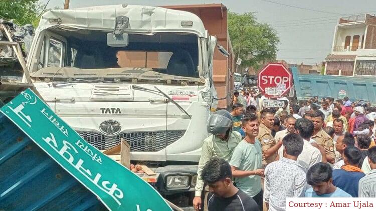 A terrible road accident in Kanpur.