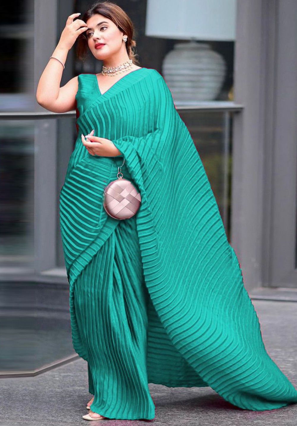 ट्रेंडी साड़ियां