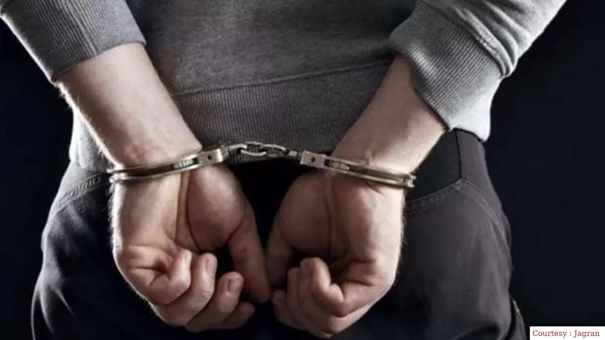 After love marriage, the young man and the partner run together: accused of theft of mobile, purse and iPhone
