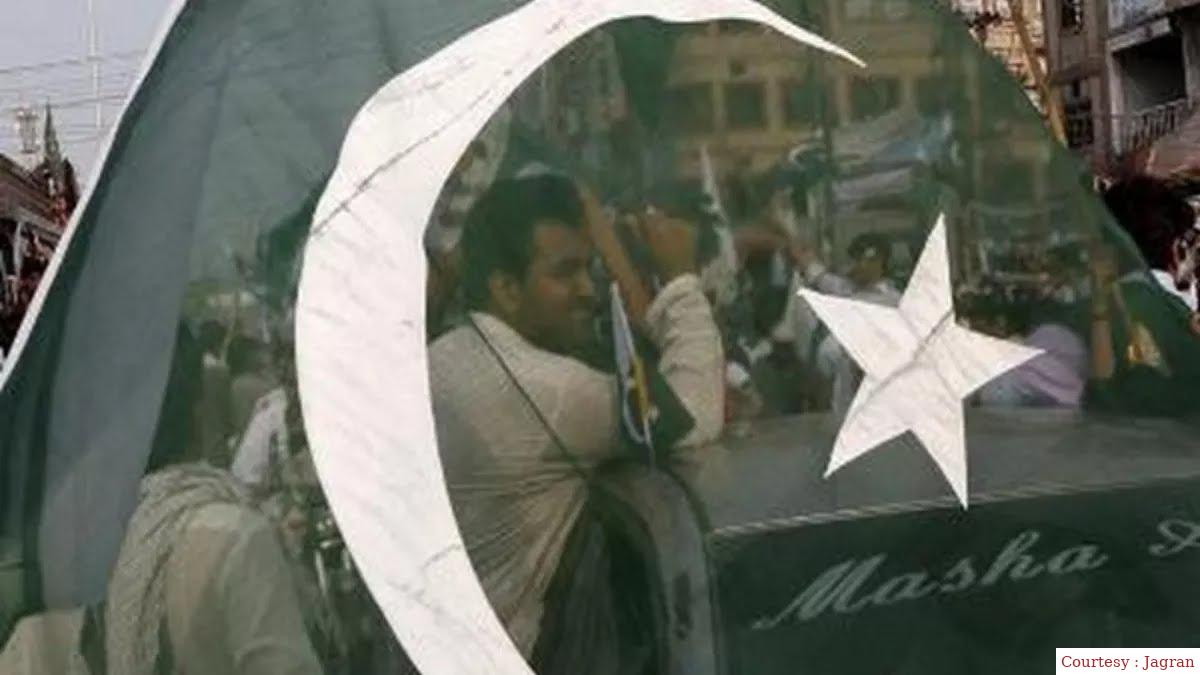 पाकिस्तान में अहमदिया समाज की मस्जिद में तोड़फोड़।