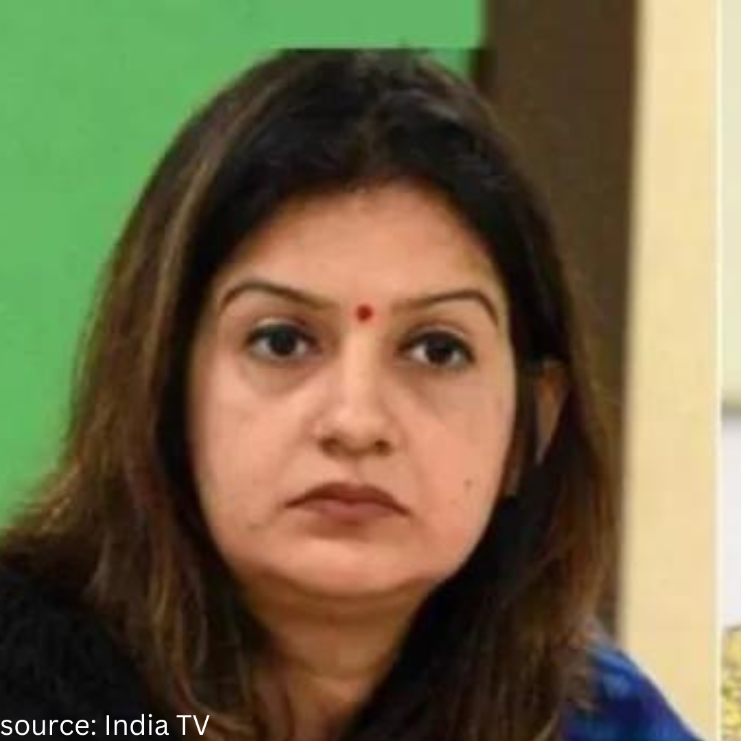 Amruta Fadnavis and Priyanka Chaturvedi's Twitter fought over the designer case