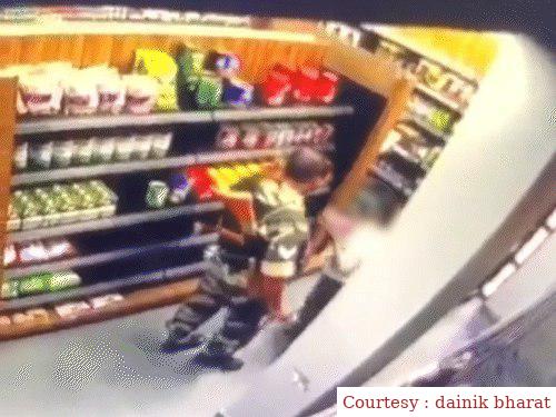 मणिपुर का एक और वीडियो आया सामने, महिला के साथ जवान ने की छेड़खानी।