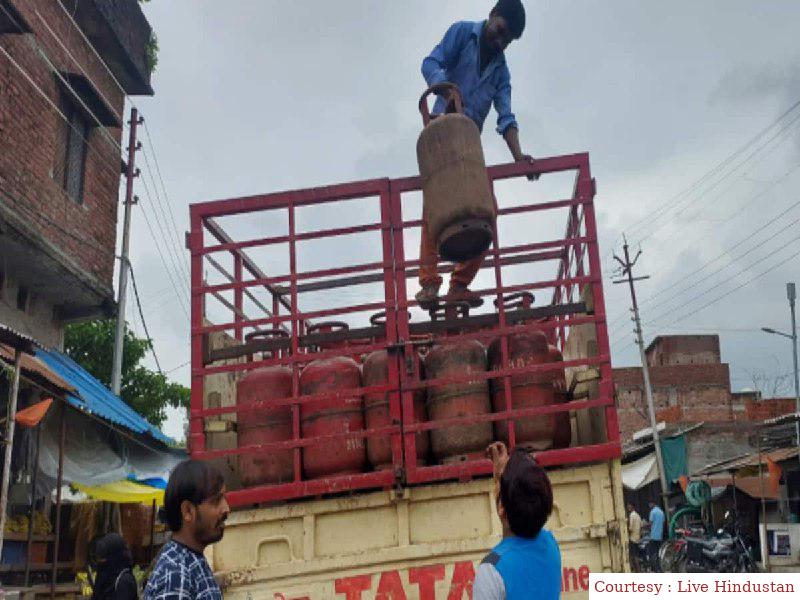 Approval of expansion of PMUY for issuing 75 lakh LPG connections.