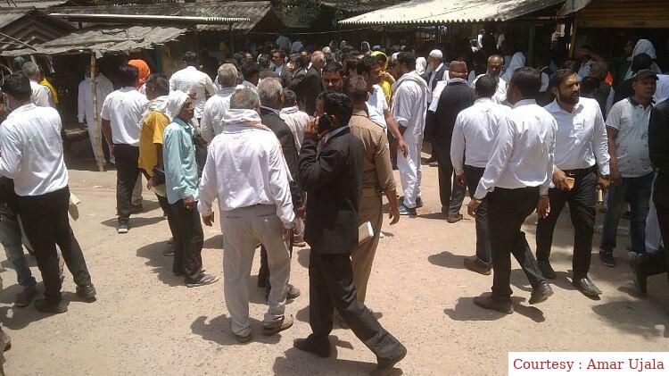 Attempted murder of the accused in the court premises.