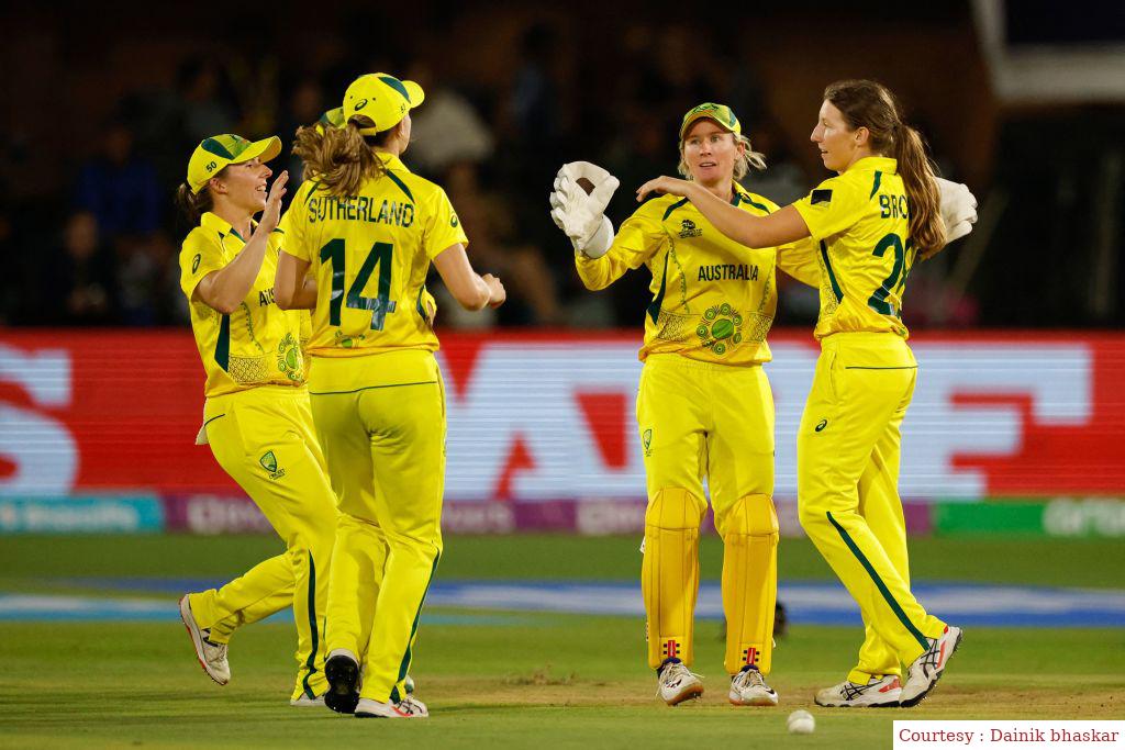 Australia reached the semi-finals of Womens T20 World Cup.