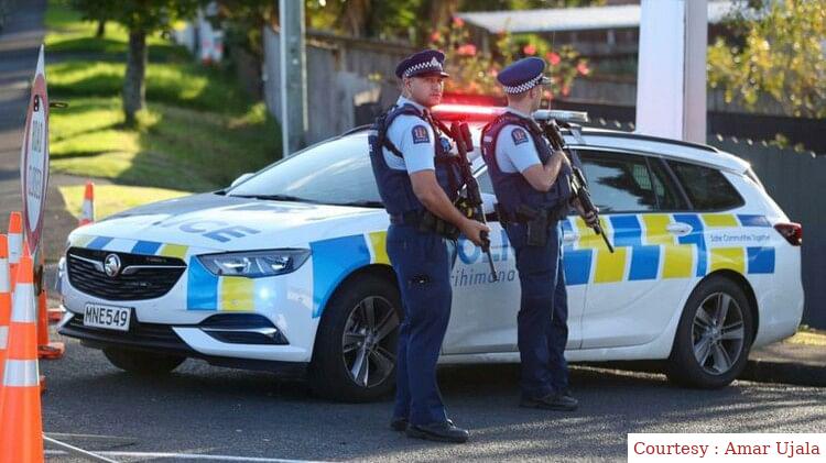 Ax attack on customers of restaurants.