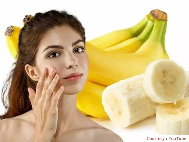 Banana face mask will remove extra oil from the skin