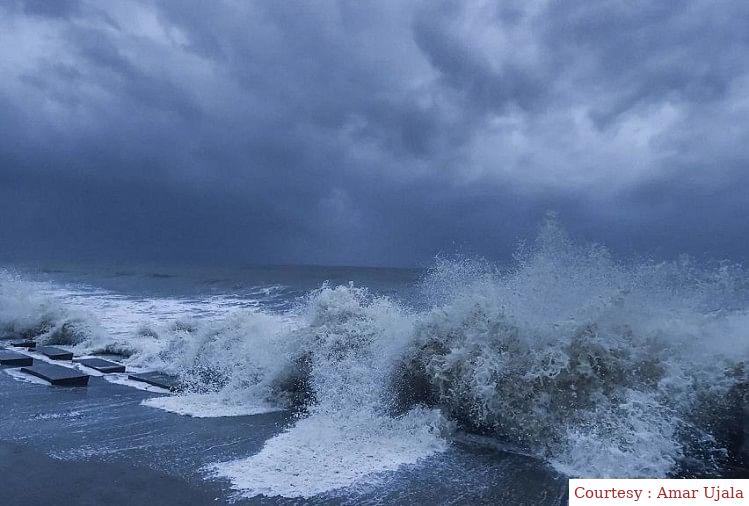 Bangladeshis island is in danger due to cyclonic storm.