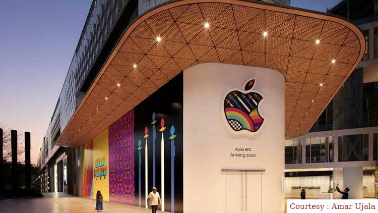 Big story in Apple Store.