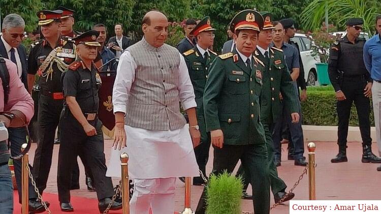 वियतनाम के रक्षा मंत्री के साथ भारत की द्विपक्षीय वार्ता।