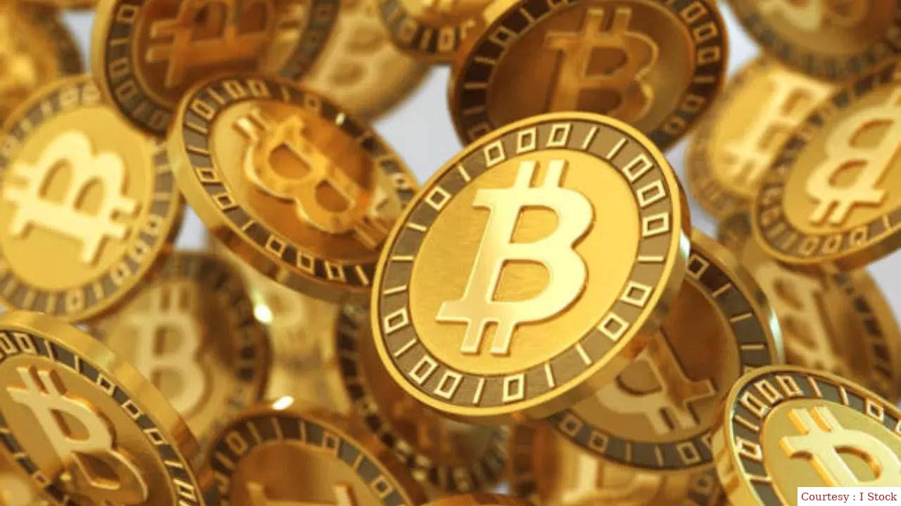 Bitcoin crosses 71000 for the first time in history