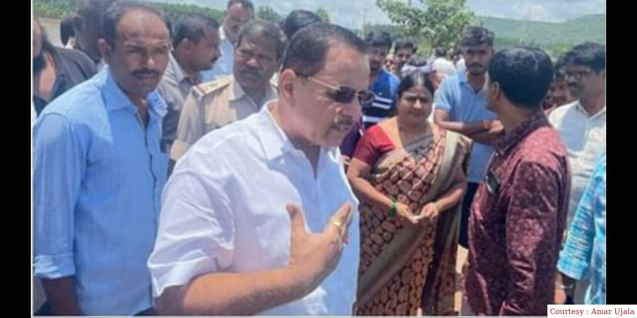 भ्रष्टाचार आरोप पर अपनी सफाई देते हुए भाजपा विधायक।