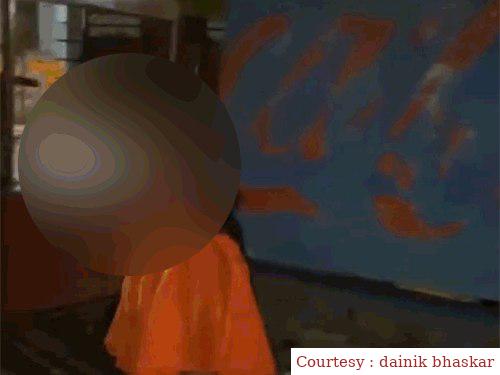 गोल्डन टेंपल के पास चल रहा है देह व्यापार, निहंग ने पकड़ा दो युवतियों को।