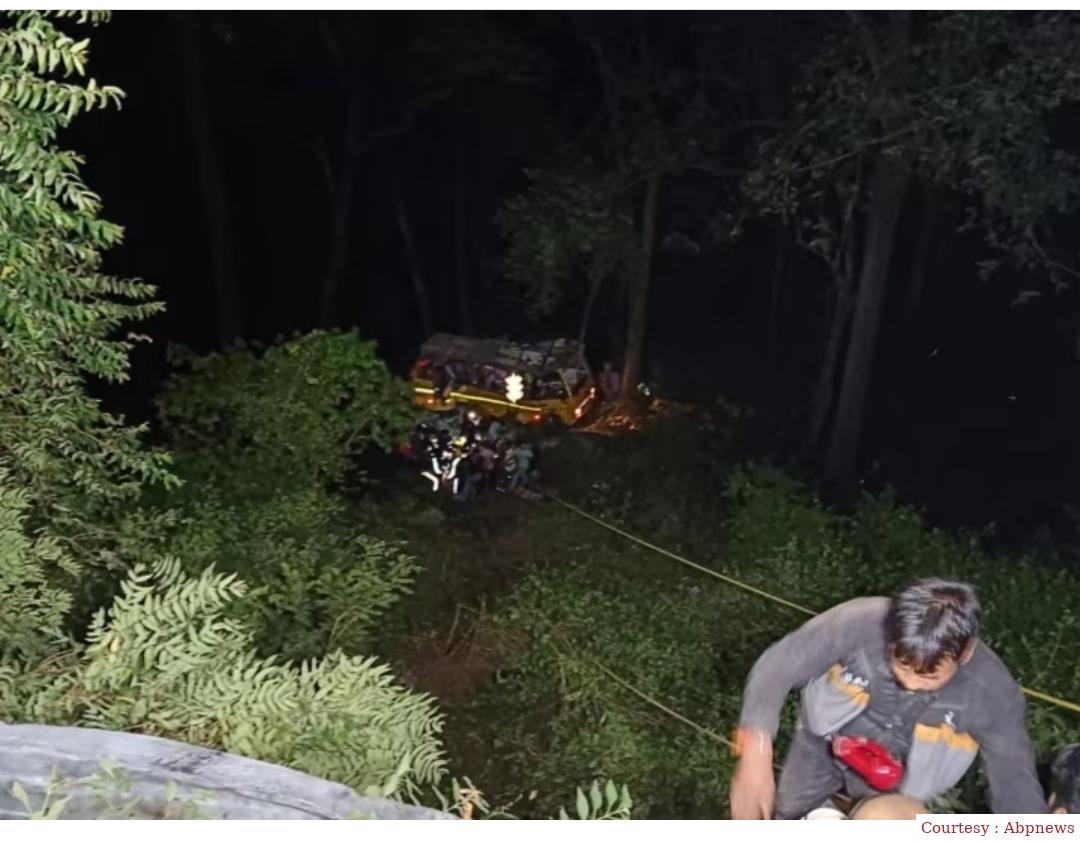 Bus fell into a ditch 100 feet deep in Nainital