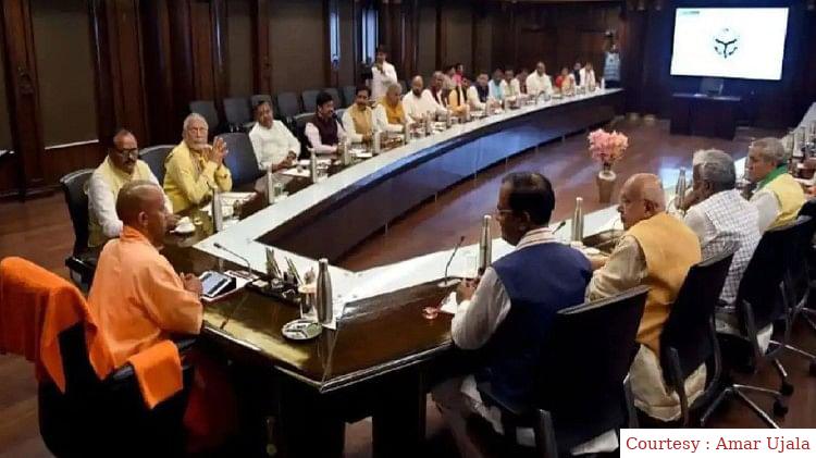 योगी आदित्यनाथ की अध्यक्षता में कैबिनेट की बैठक।
