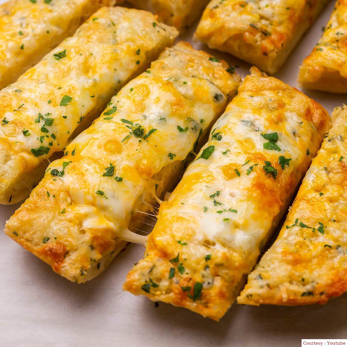 Cheese garlic bread