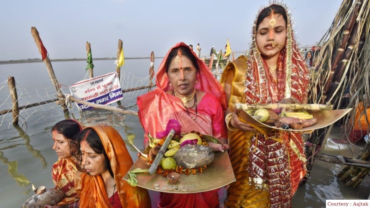Chhath Vrat: Crowds gathered at Ghanto to offer argh to the setting sun