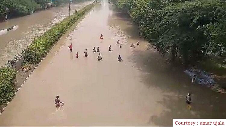 Children drowned in Delhi: Lake arose from rain on metro site