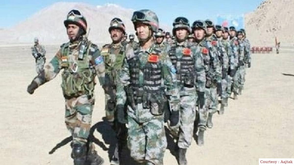 चीन ने बढ़ाई LAC पर सैनिकों की तैनाती।