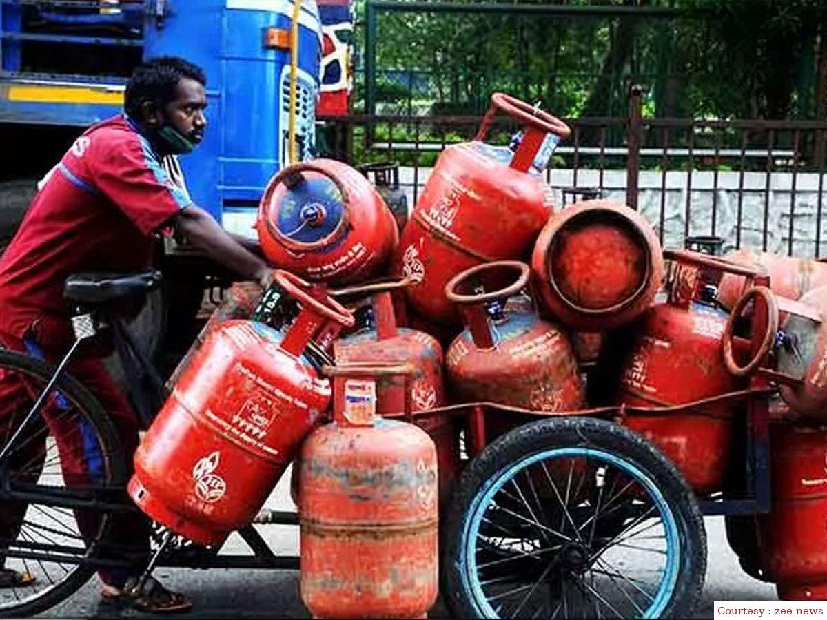 Cut in rate of commercial LPG Gas Cylinder, reduced by Rs 150.