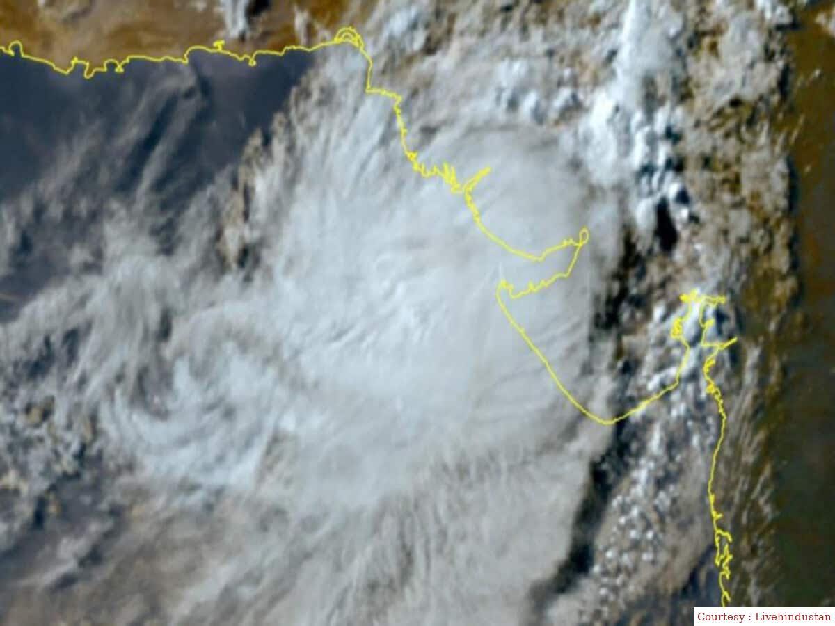 Cyclone Hamoon raised in the Bay of Bengal