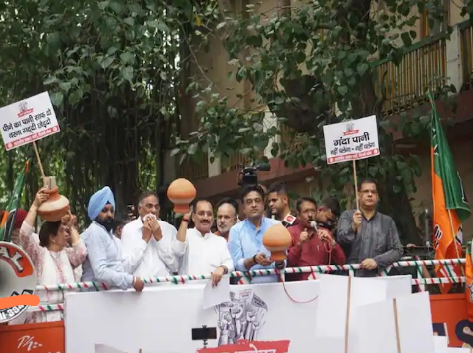 Delhi News: जल संकट को लेकर बीजेपी ने केजरीवाल को घेरा