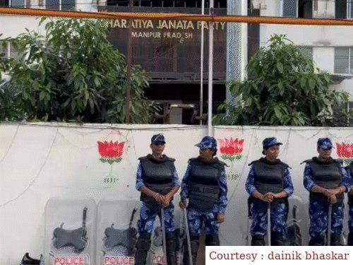 स्टूडेंट्स की मौत पर मणिपुर में प्रदर्शन जारी, 6 घंटे के लिए इंफाल ईस्ट-वेस्ट से कर्फ्यू हटाया गया।