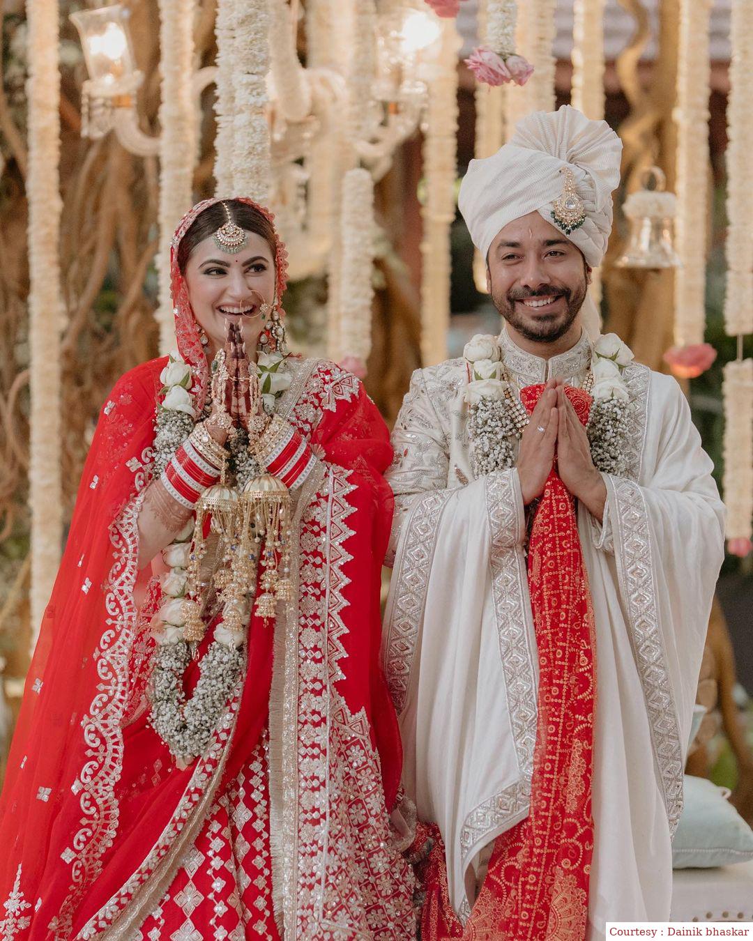शादी के बंधन में बंधे डायरेक्टर अभिषेक और एक्ट्रेस शिवालिका।