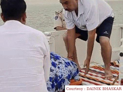 Drowning in Jodhpurs dam and killed students of 11th.