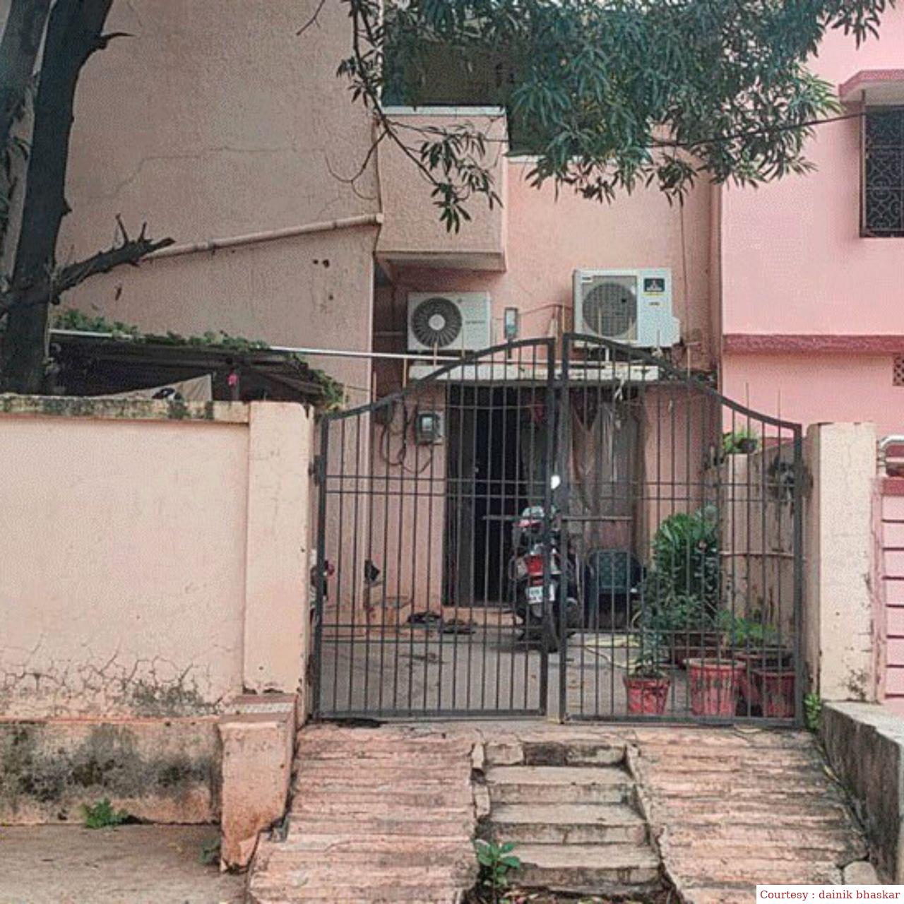 ED action in the house of people associated with speculative business.