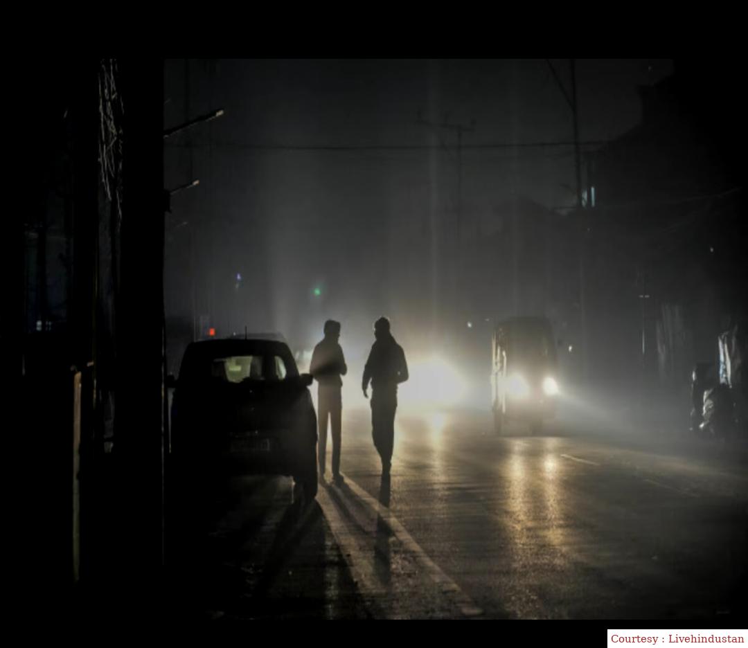 पूरे श्रीलंका में बिजली गुल, ब्लैक आउट से लोग परेशान।