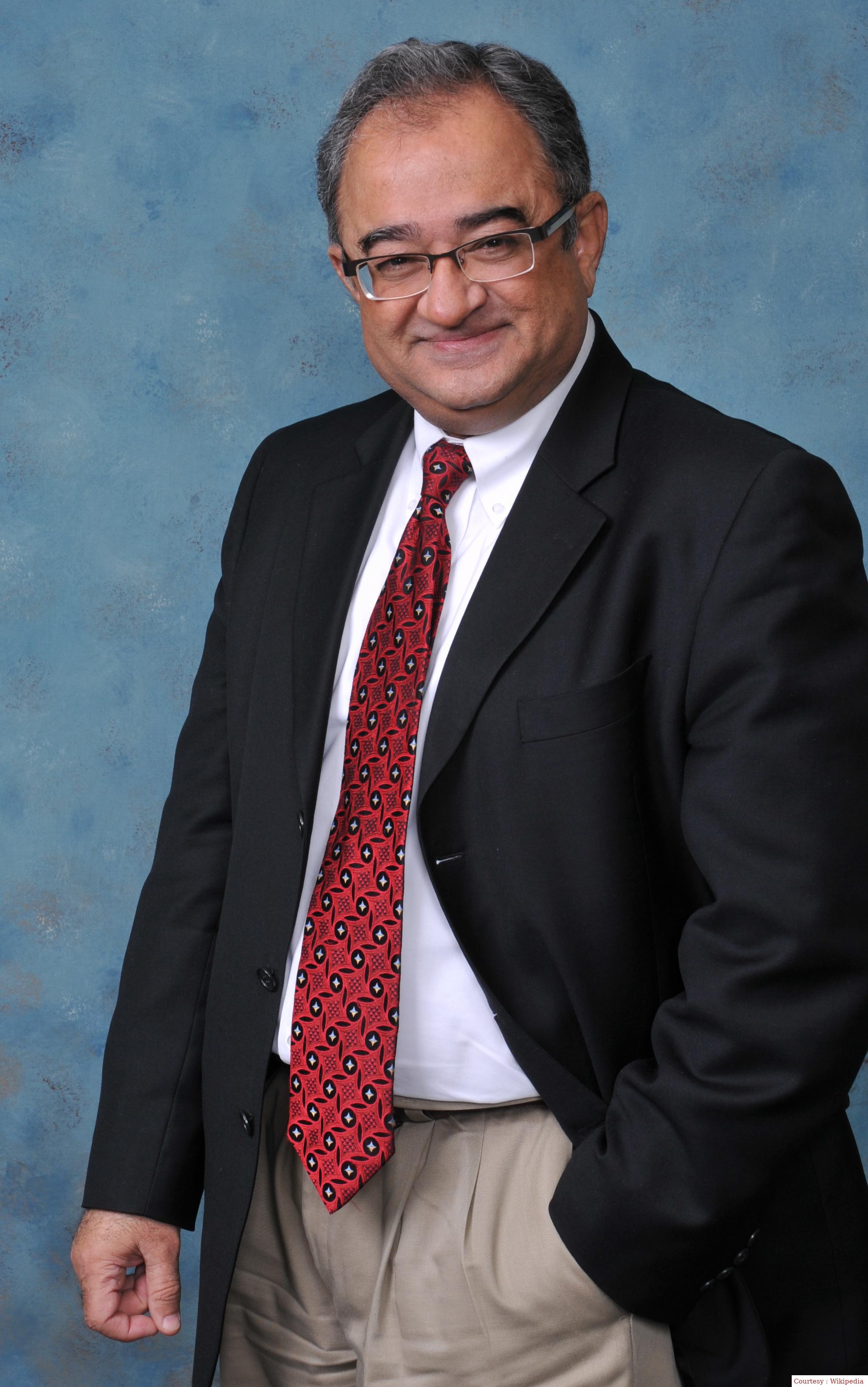 Famous writer Tariq Fateh died.