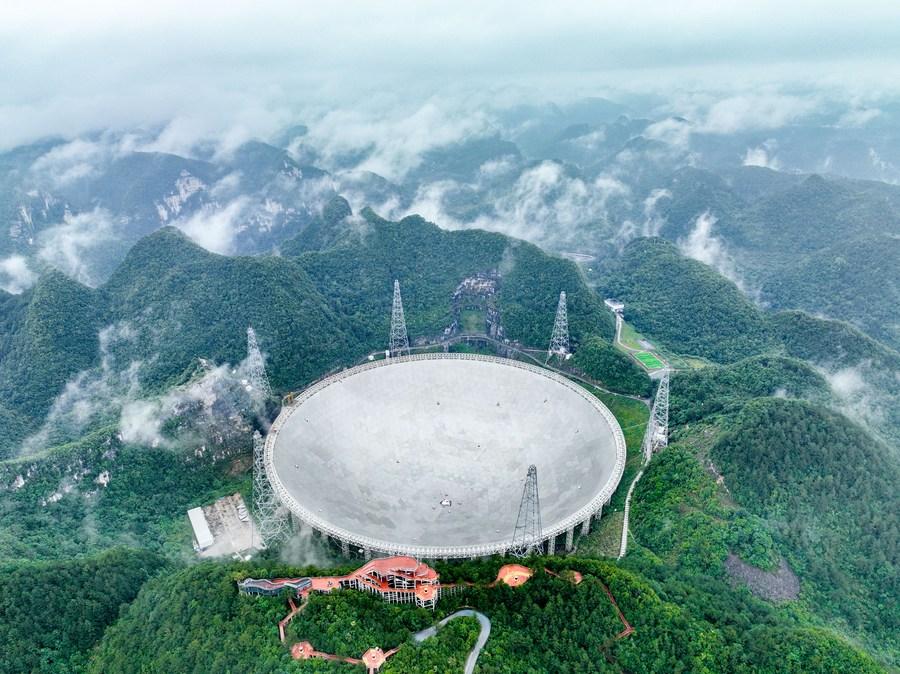 FAST telescope is on finding a key evidence for nanohertz gravitational waves