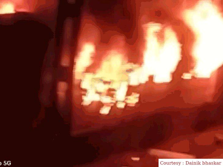 Fire in private coach of the train, 10 killed, 63 pilgrims booked the coach.