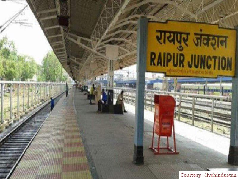 Firing at a railway station in Chhattisgarh, injured a passenger, RPSF jawan killed.