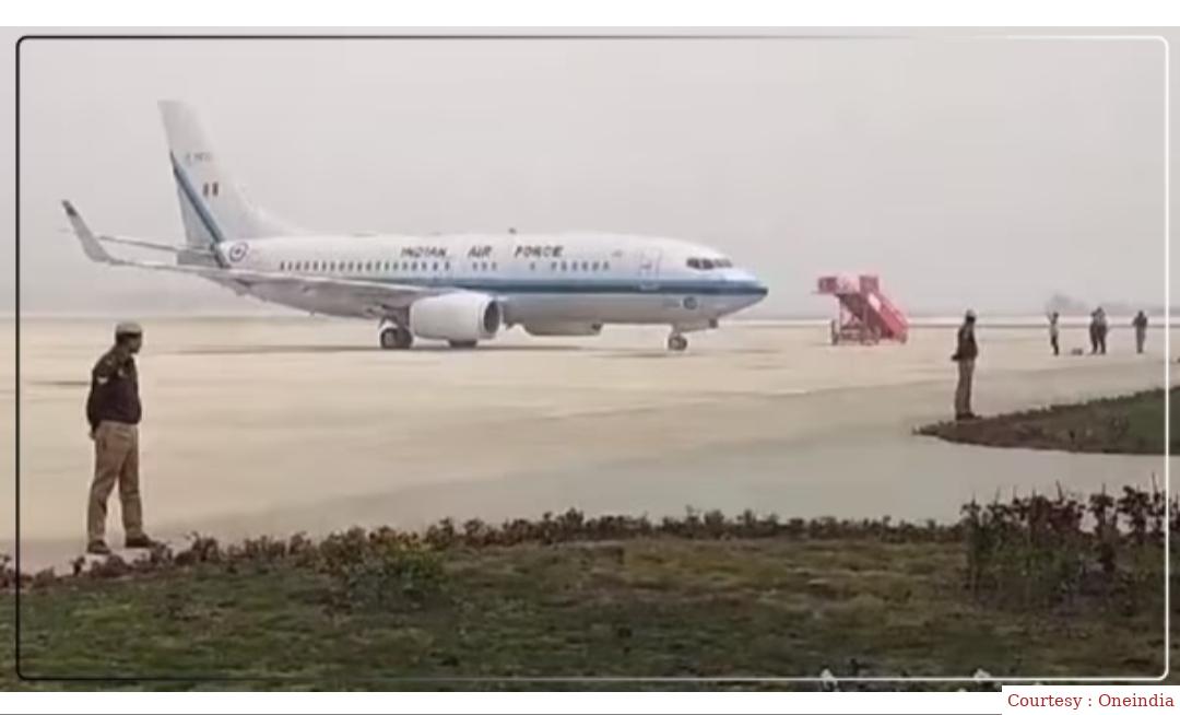 अयोध्या में उतरा पहला एयरक्राफ्ट, 30दिसंबर को होगा एयरपोर्ट, रेलवे स्टेशन का उद्घाटन