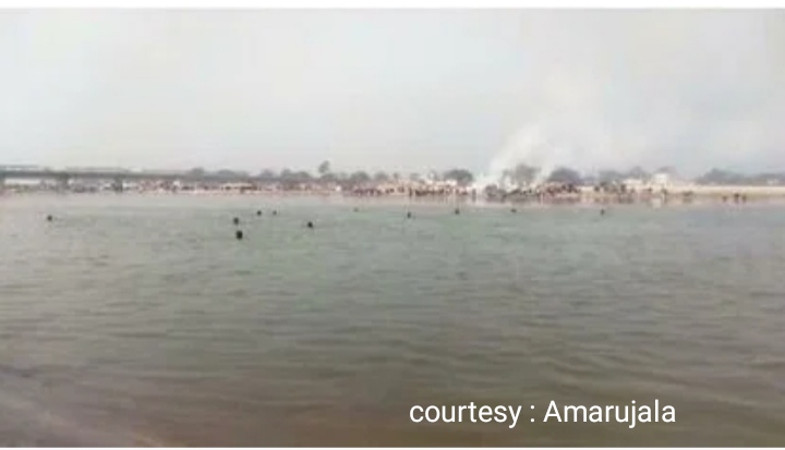 Five MBBS students were swept away in the Ganges during bathing at Kachla Ganga Ghat