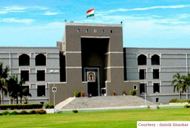 ट्रैफिक पुलिस द्वारा जबरन वसूली पे  गुजरात उच्च न्यायालय की सख्त टिपड़ी।