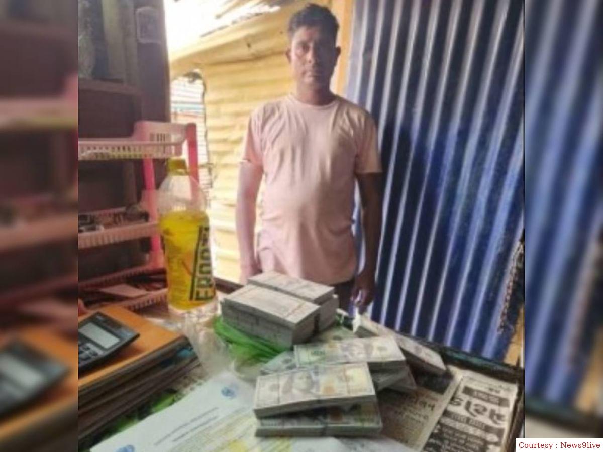 कूड़ा बीनने वाले को मिले 30 लाख अमेरिकी डॉलर।