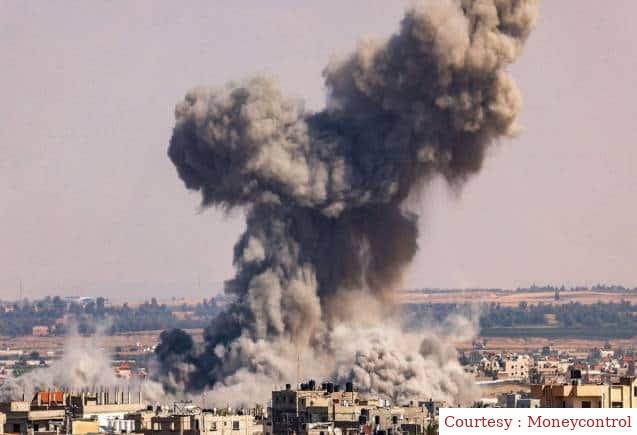 हमास का दावा, इजराइली स्ट्राइक में 50 बंधकों की मौत।