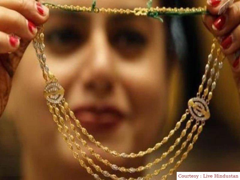 Gold became expensive by 2000 rupees in 15 days, gold will cross 70000 rupees by the year 2024.