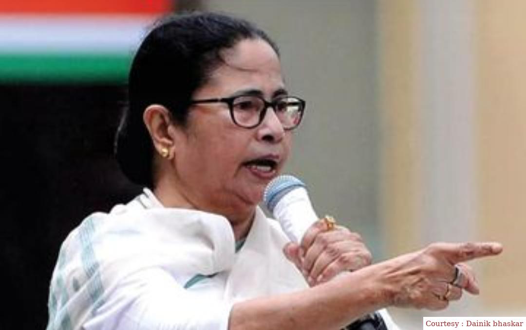 Gurudevs name is not on Santiniketans shilapat, this insult to him: Mamta Banerjee